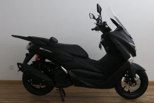 Скутер Vento MAX RS - 200cc (replica Yamaha TMAX)
